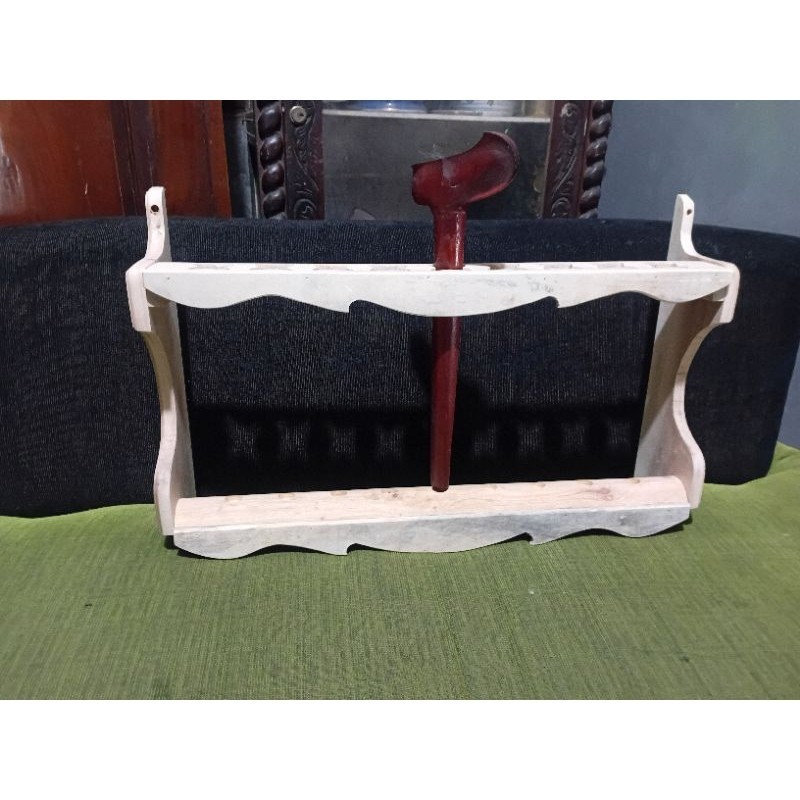 Jagrak Keris Dinding Isi 9 Panjang 60 Cm BN33