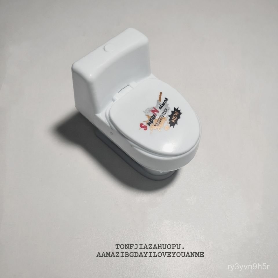 Prank and Gag Toys Spray Toilet SeatInternet Celebrity Prank Poop Toilet Water Toy for Children Play