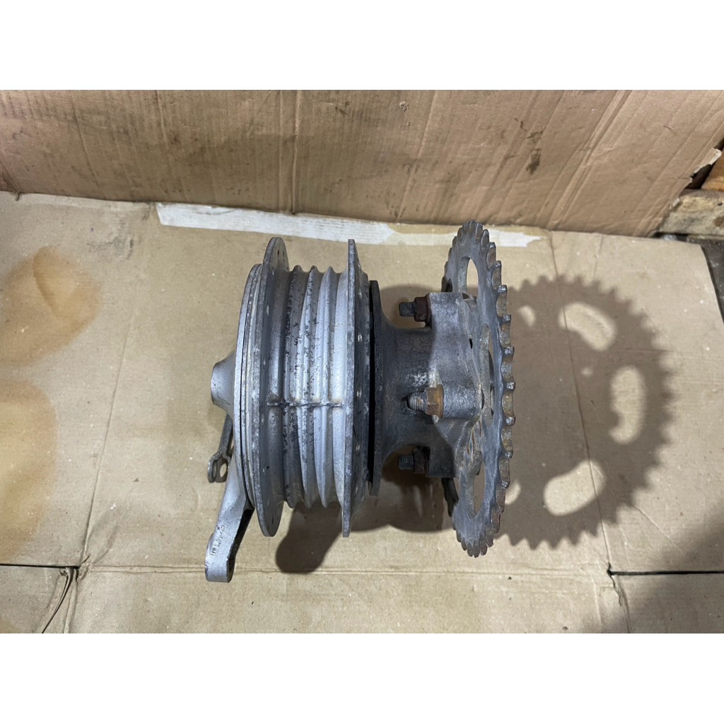 Trombol atau tromol Suzuki thunder 250 pnp 125 full set dudukan gear dan tutup panel rem ORIGINAL