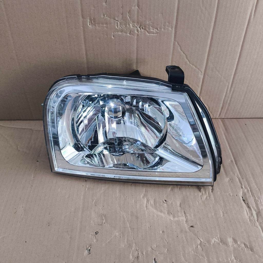 AFTERMARKET Headlamp Lampu Depan Kanan Mitsubishi L200 Strada