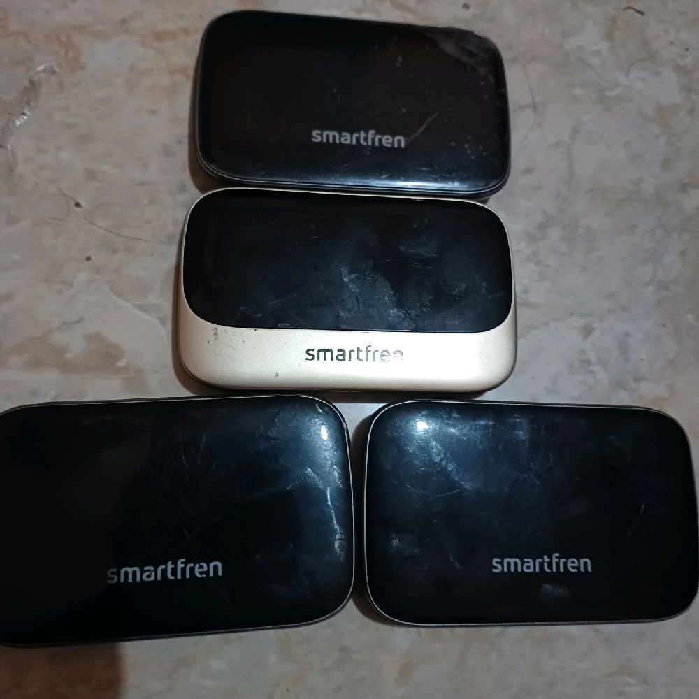 Modem Wifi 4G LTE Smartfren M6x dan M6 minus layar mati tanpa baterai