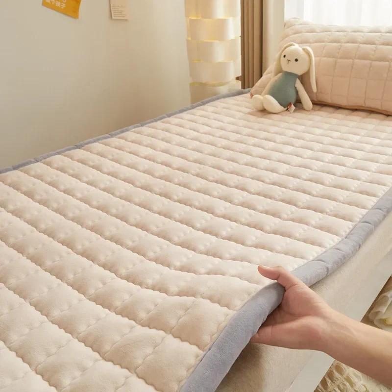 Winter Flannel Soft Mattress Toppers Dormitory Single Bed Warm Quilted Foldable Bedsheet Students Bu