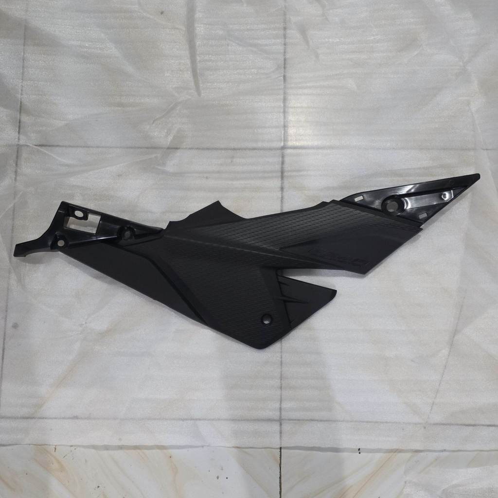 Original Cover Sambungan Body Box Samping Kanan Kiri Honda CB 150R New StreetFire
