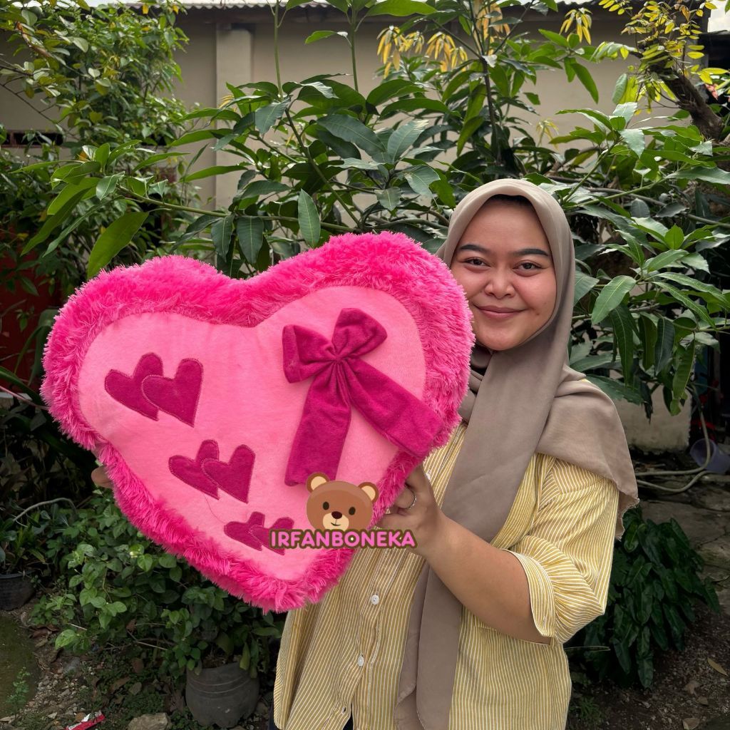 Bantal Love Pita Ukuran 45cm