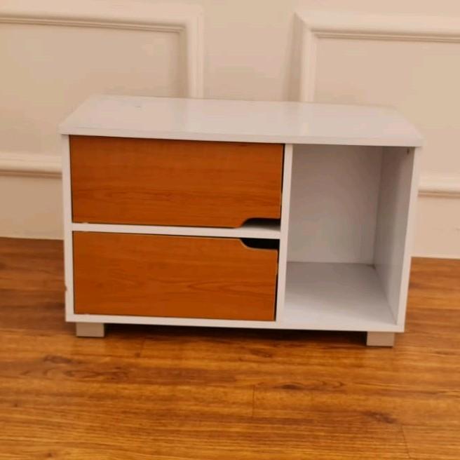 Nakas minimalis / Nakas kamar tidur / Rak serbaguna