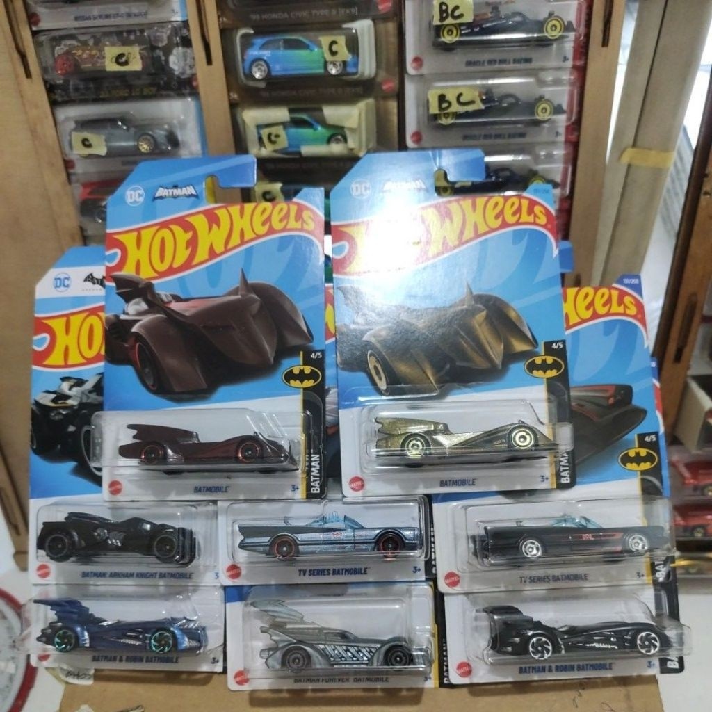 Hot wheels Batman Series - Mainan mobil balap