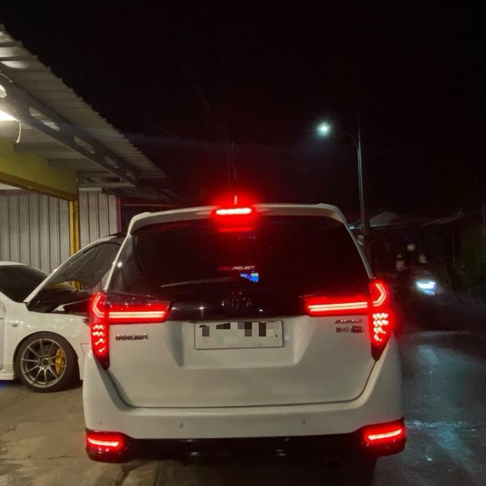 stoplamp innova reborn lexus style