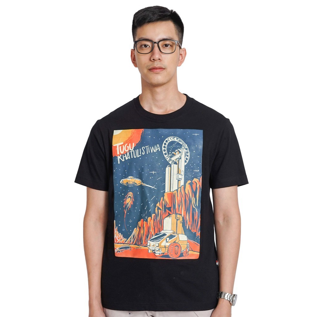 Tee Tugu Khatulistiwa Black Male