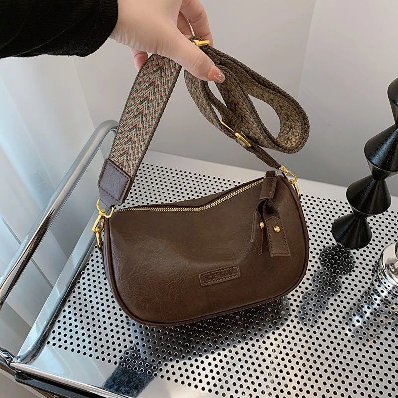 Tas Bahu Baguette Wanita Tali Lebar Tas Bantal Kecil