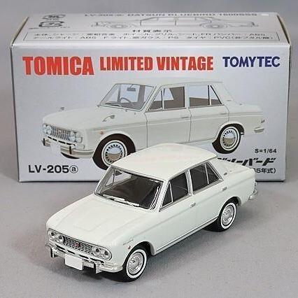 327202 - Tomica Limited Vintage 'TT LV-205A DATSUN BLUEBIRD 4-DOORS 1600SSS WHITE 1965 AST27