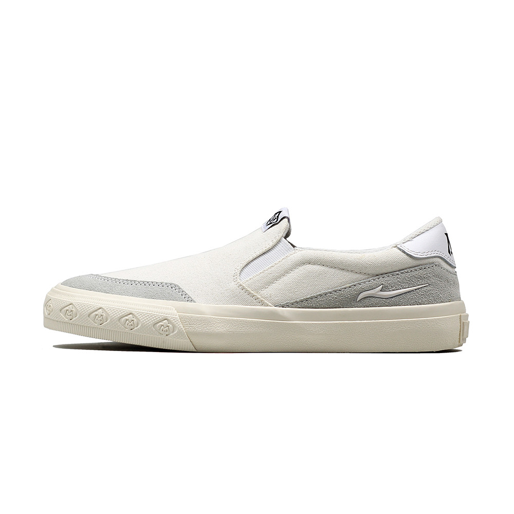 Slip On Unisex MOBATIC FENOM All White Sepatu Pria dan Wanita