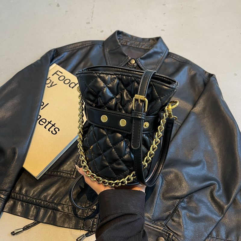 Tas ransel gaya rantai berlian Jepang dan Korea, gaya baru, tas bucket bahu wanita.