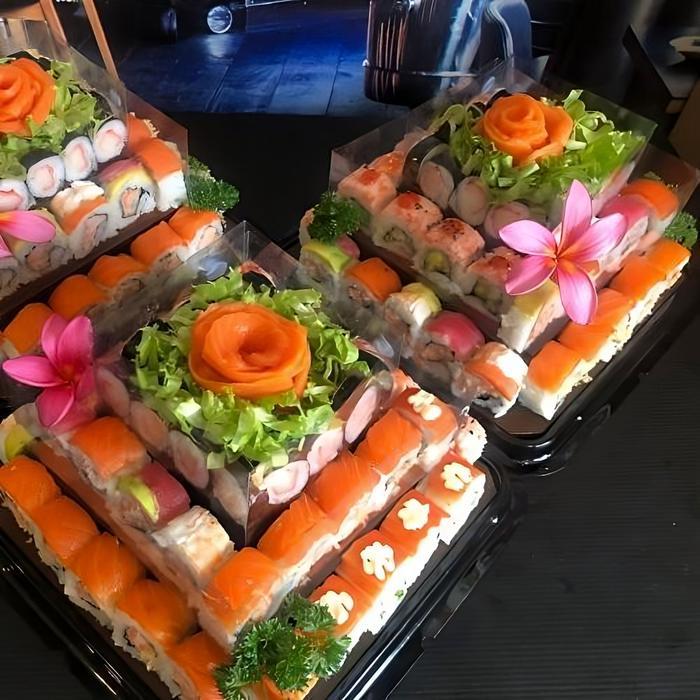 Fresh salmon sushi/Sushi ultah Cake Food