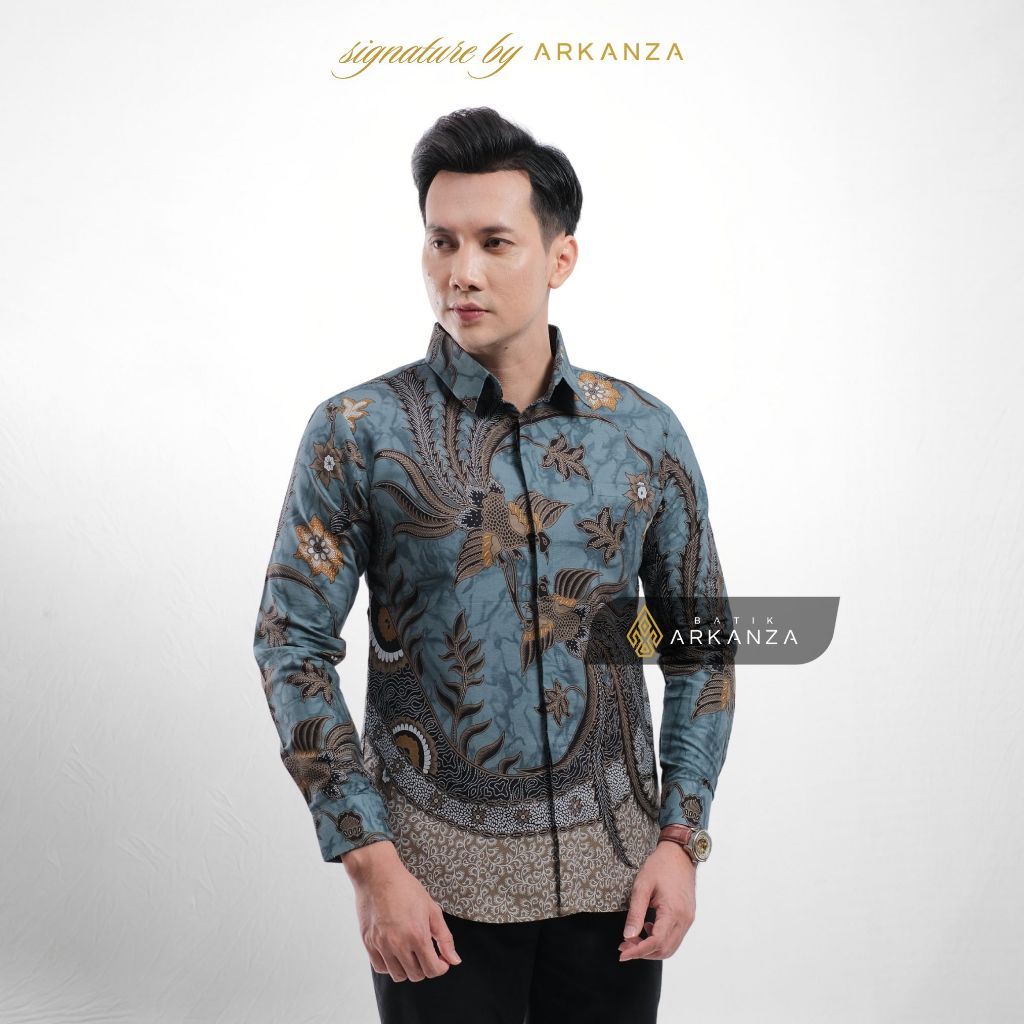 NEW ARKANZA SIGNATURE MOTIF MANYURA KEMEJA BATIK PRIA LENGAN PANJANG EKSKLUSIF CURVED HEM JAHITAN