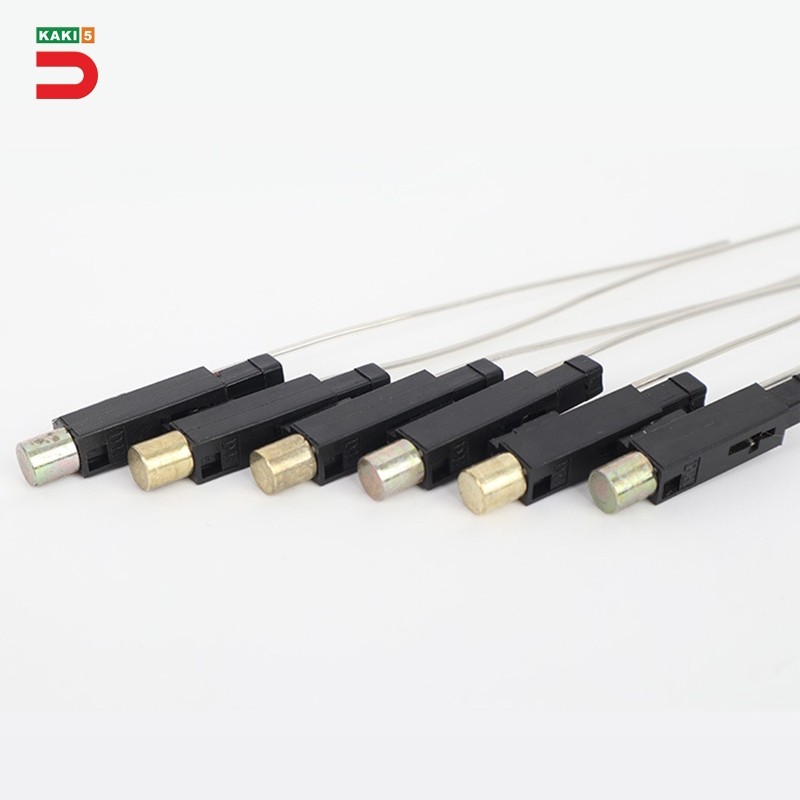 Pematik Korek Api Magnet Plastik Kabel
