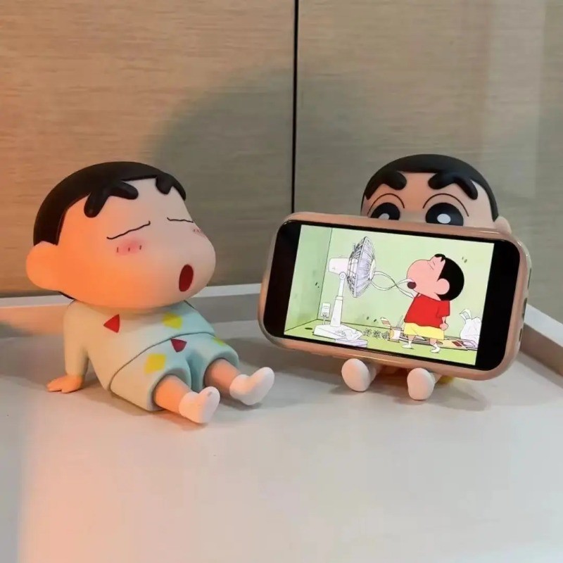 ROMA'c STORE Crayon Shin-Chan Anime Figure Phone Holder Kawaii Desktop Ornaments Phone Support Mini 