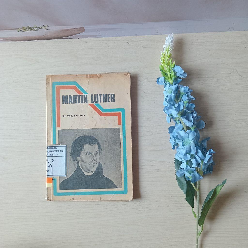 Buku Martin Luther - Dr WJ Kooiman