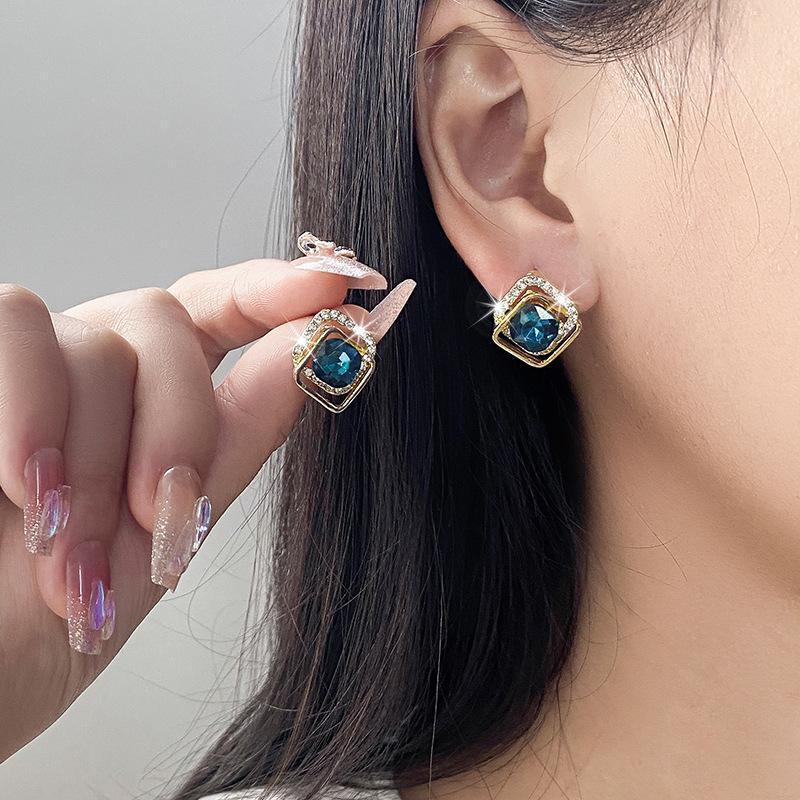 Anting Tusuk Kotak Zircon Batu Biru Mewah