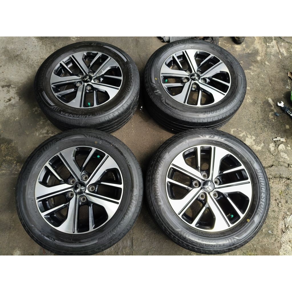 R15 oem xpander exceed + ban 215/60 R16