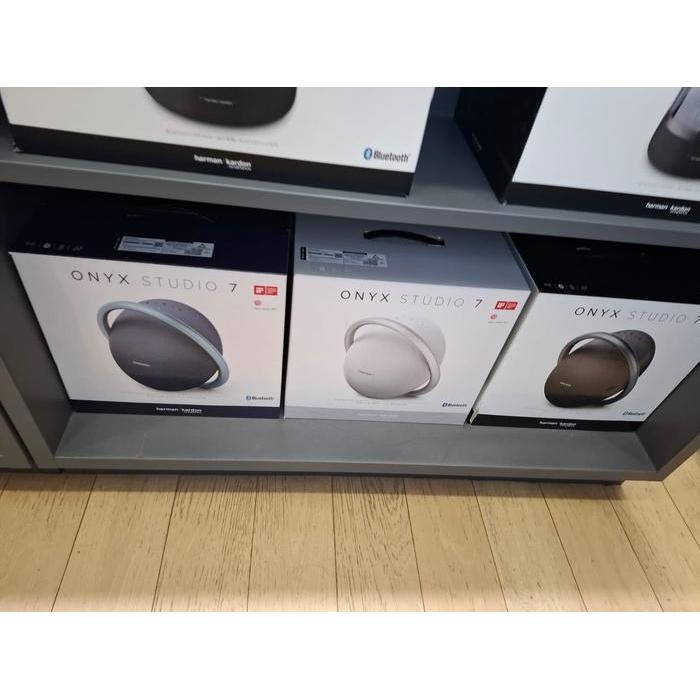 Harman Kardon Onyx Studio 7 Bluetooth Portable Speaker Asli Original