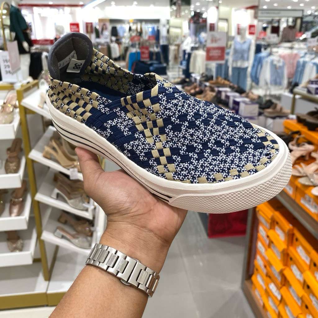 St. Moritz Sepatu Sneakers Rajut Empuk Ringan 36-40