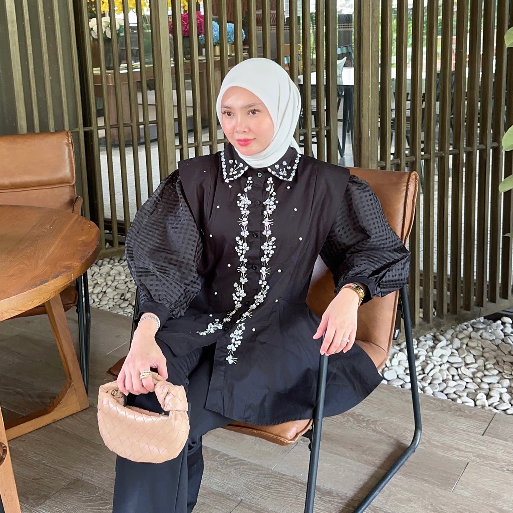 VALERIE BLOUSE FLOWERY BEADS