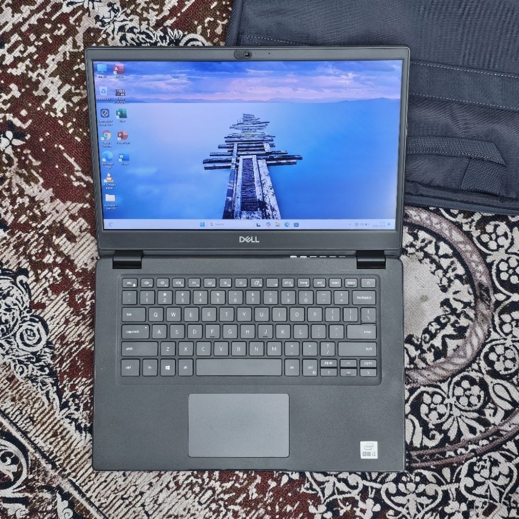 Laptop Leptop Merek Dell Latitude 3410 intel Core i3-Gen 10 RAM 8GB SSD 240GB Windows 11 Generasi Te