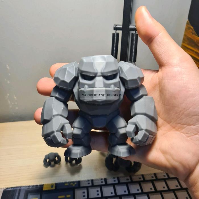 Golem Batu Mainan Figure Monster Batu Rock Golem Pajangan - Besar