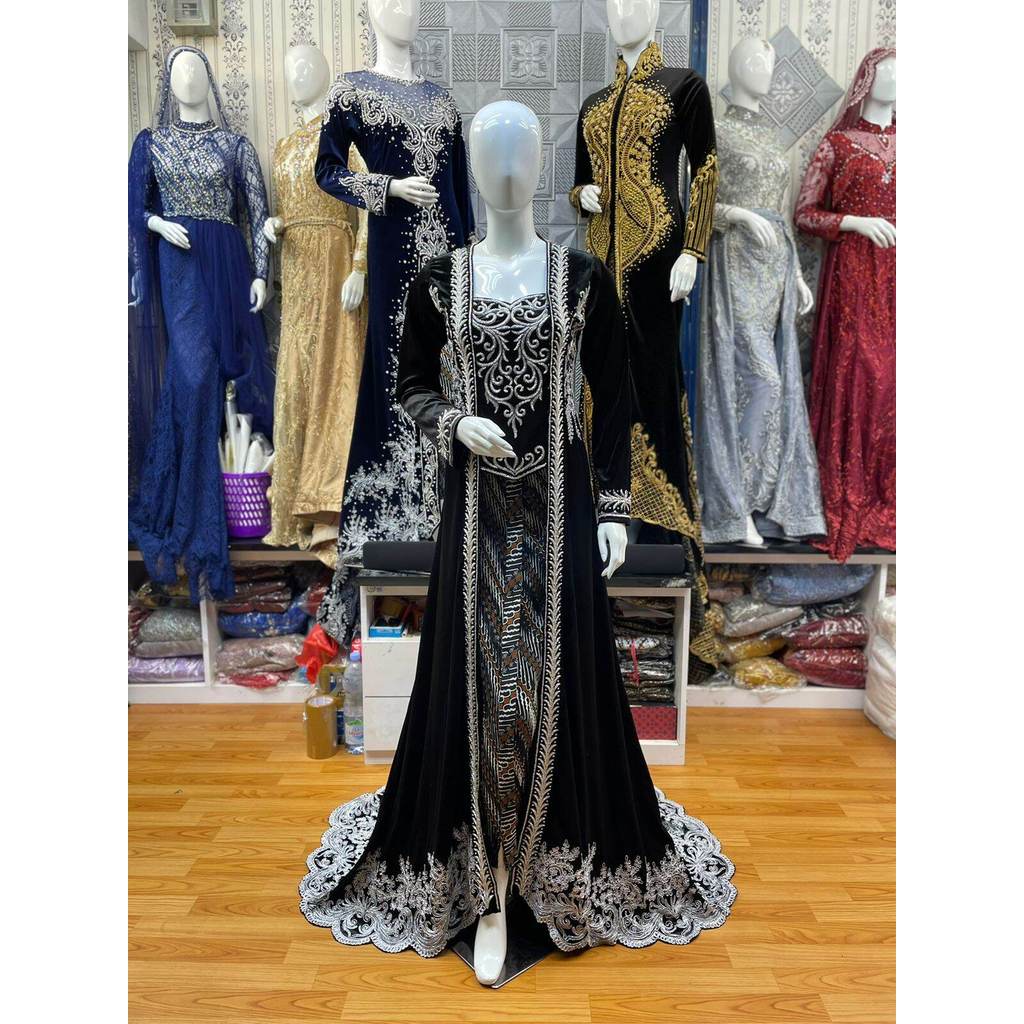 Gaun Pengantin Bludru Kutu Baru .