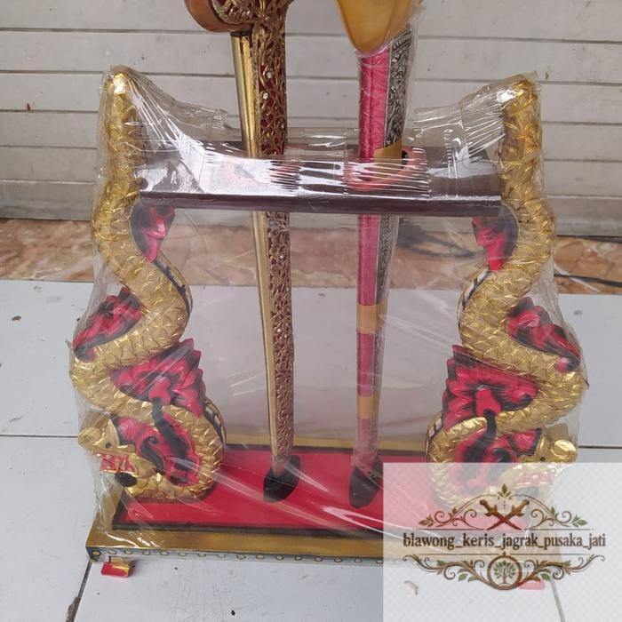 Jagrak tempat Pusaka sunggingan naga