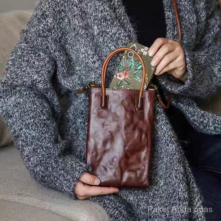 Women's Retro Vegetable-Tanned Soft Leather Phone Bag Mini Tote Handbag Shoulder Crossbody Bag