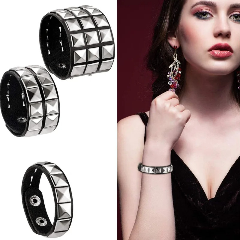 Emo Bracelet / Aksesoris Bracelet / Gelang Punk Spike Pyramid