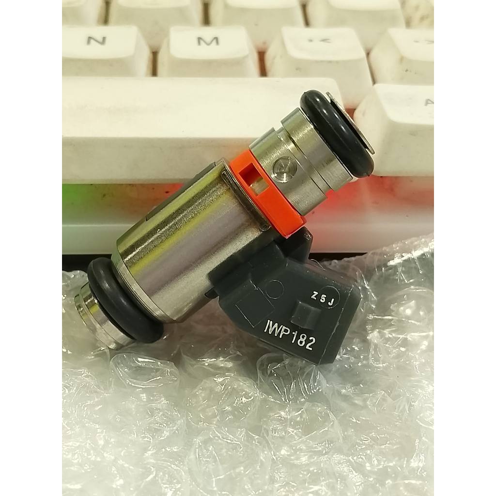 Injector Vespa LX 2V Vespa S 2V injector IWP 182 3 hole