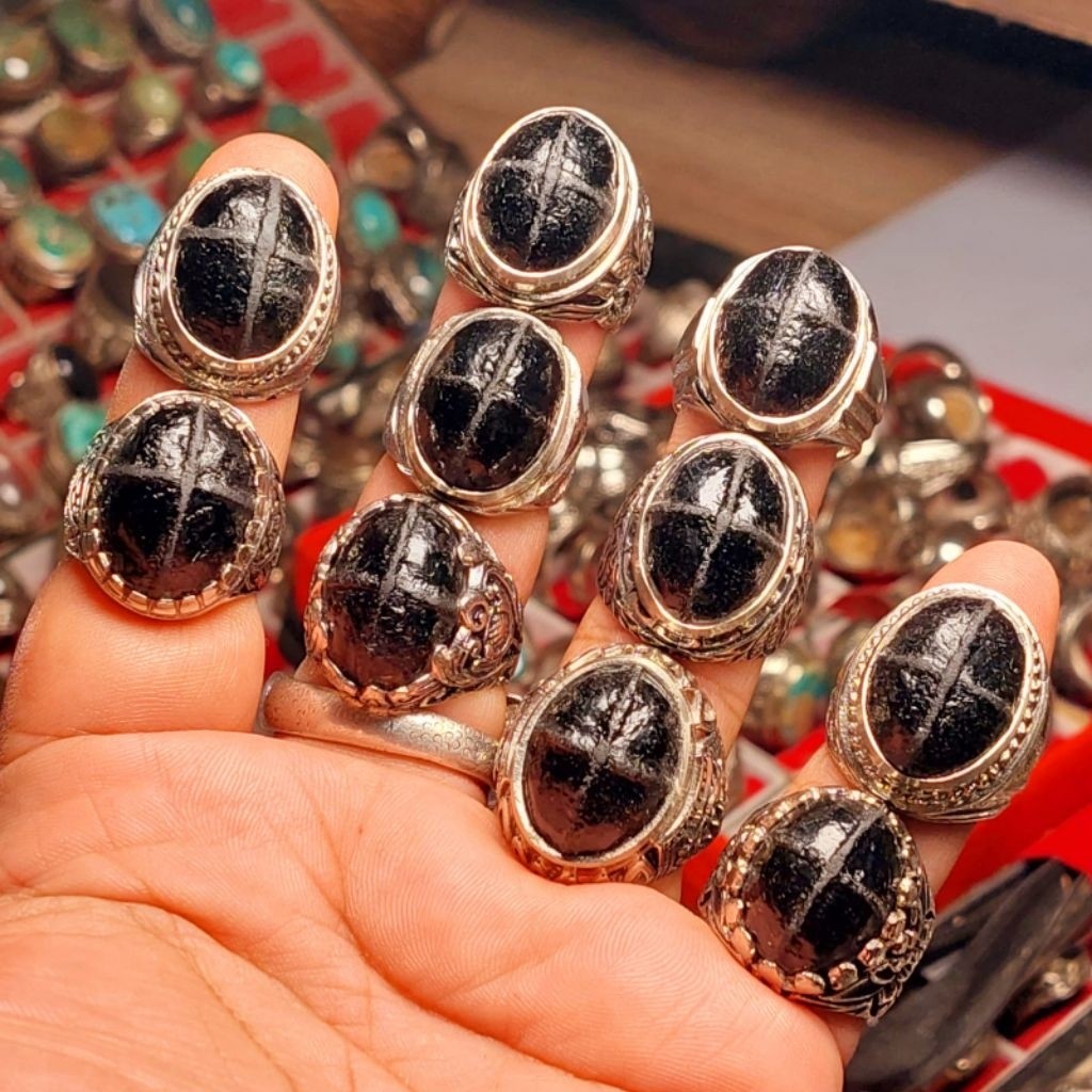 Cincim batu kecubung wulung tembus senter motif tapak jalak elegan