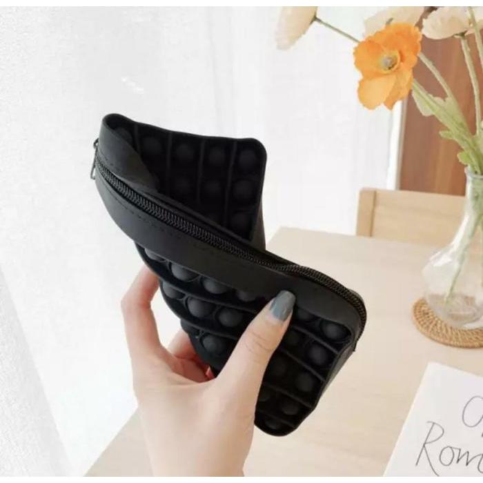 BIG SALE Ready stock Pop It Pencil Case Silicone-Kotak Pensil Pop It - Hitam