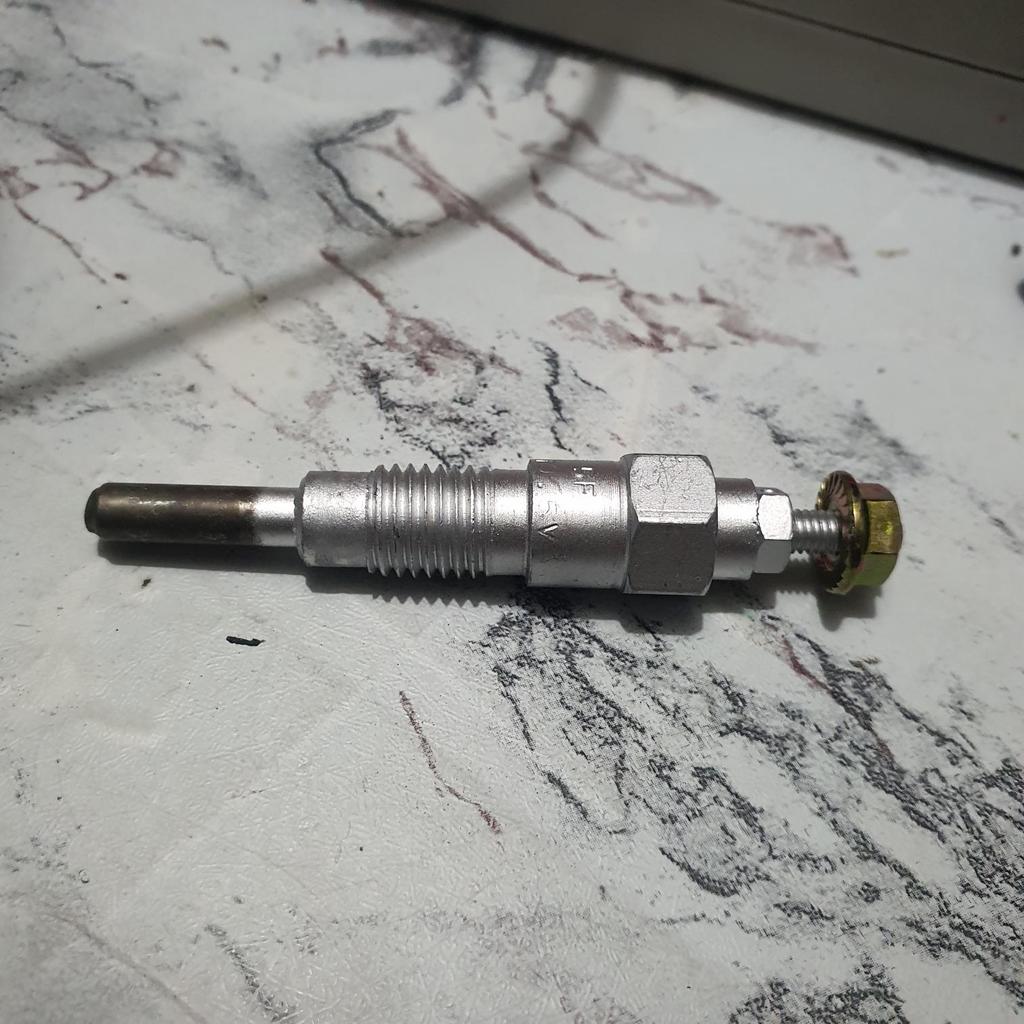 SD22 SD23 SD33 busi pemanas glow plug Nissan 10,5 Volt