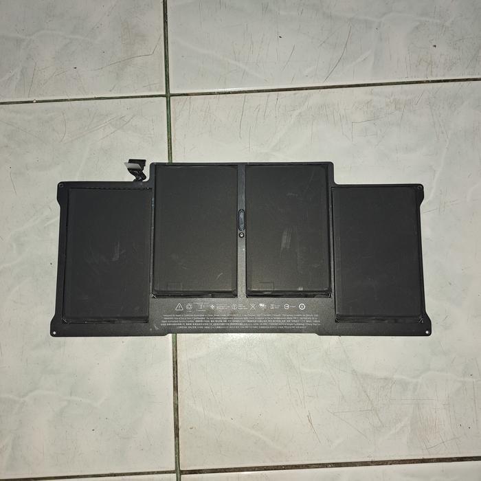 BATRE LAPTOP MACBOOK A1496 KONDISI RUSAK TIDAK KEMBUNG by Josscom