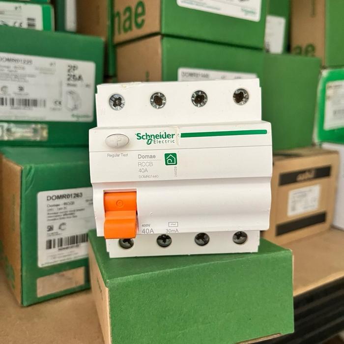 RCCB/ELCB 4pole 40ampere Domae Schneider original