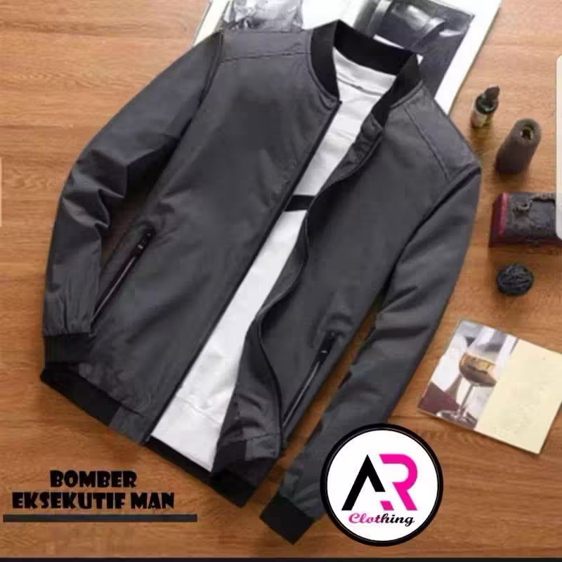 JAKET PRIA / JAKET BOMBER POLOS PRIA/ JAKET BOMBER POLOS PRIA TERBARU