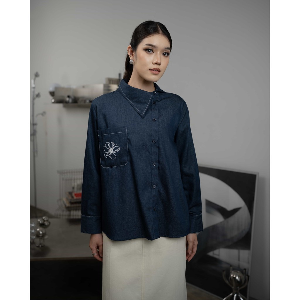 Mayoutfit Rantha Shirt | Kemeja Denim Wanita Aksen Bordir Bunga Embroidery Asimetris Collar