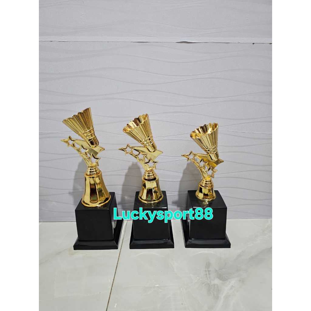 trophy piala laser cock serba murah badminton 1 set