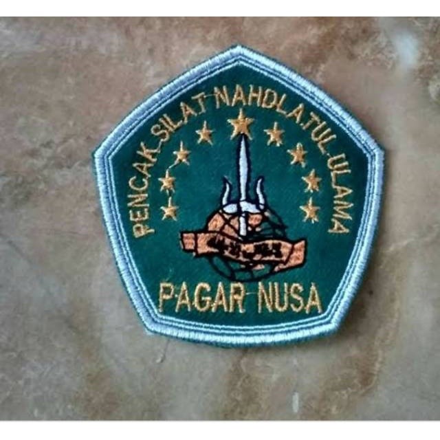 Bet dada pagar nusa rajut emas Badge Pencak silat Pagar nusa badge emas Bordir