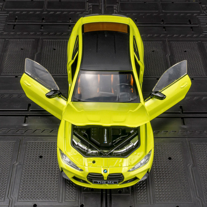 CCA 1/23 BMW M4 G82 Alloy Toy Car Models High Simulation Diecast Metal Vehicle Model Door Open Sound