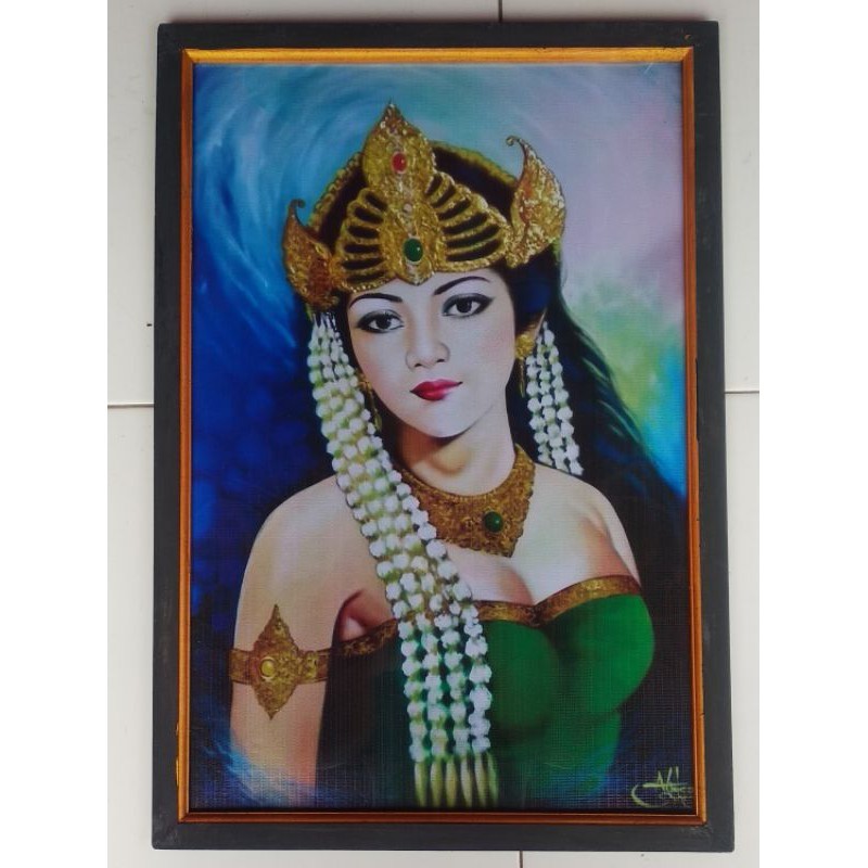 hiasan dinding murah lukisan cetak ratu pantai Selatan dan mahkota emas plus bingkai ukuran 65×45