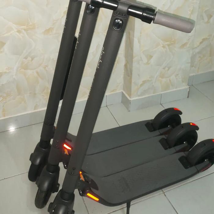 Ninebot ES2 Scooter Electric Second Like New Low Odo