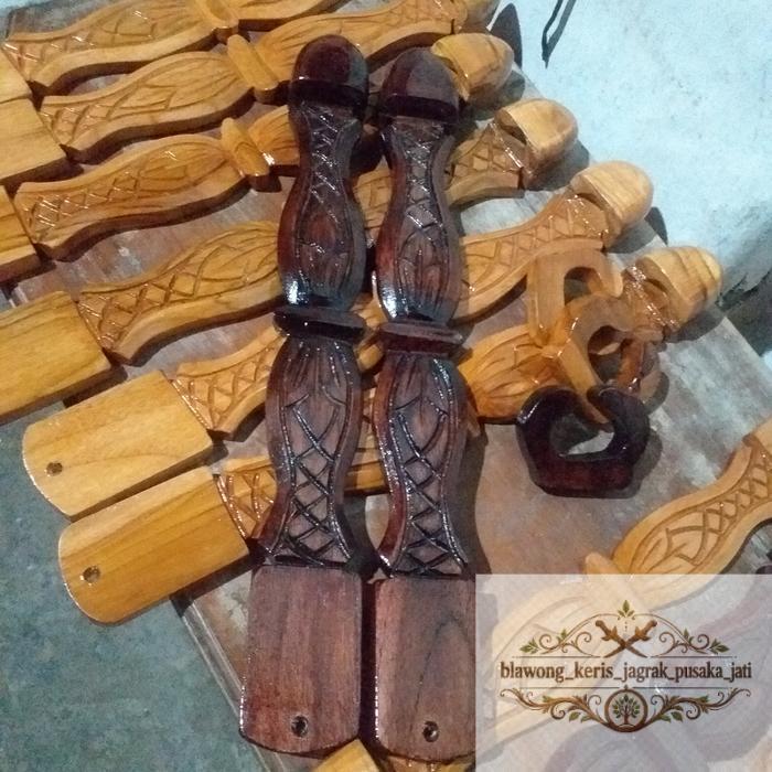 blawong keris tempel kayu jati - Cokelat