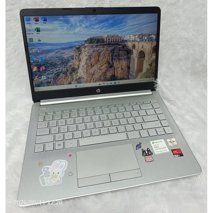 LAPTOP HP 14S AMD ATHLON GOLD RAM 8 GB SSD 512 GB MULUS SIAP PAKAI