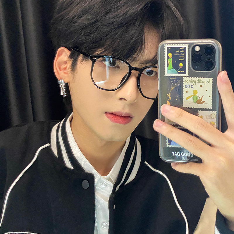 Tunjukkan wajah kacamata bingkai hitam kecil pasang pria cocok untuk wajah besar wajah polos lensa d