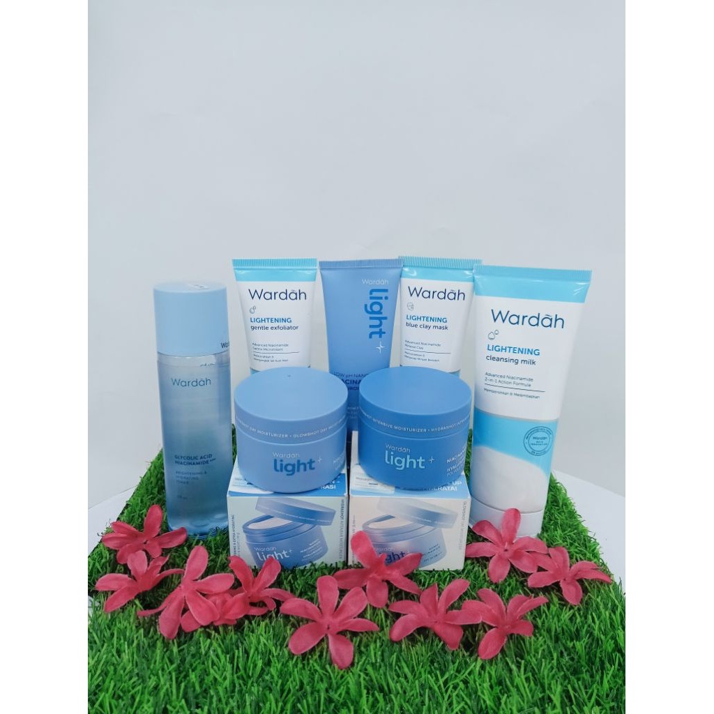 PAKET KOSMESTIK WARDAH LENGKAP LIGHTENING SERIES/paket untuk kulit kusam dan flek hitam