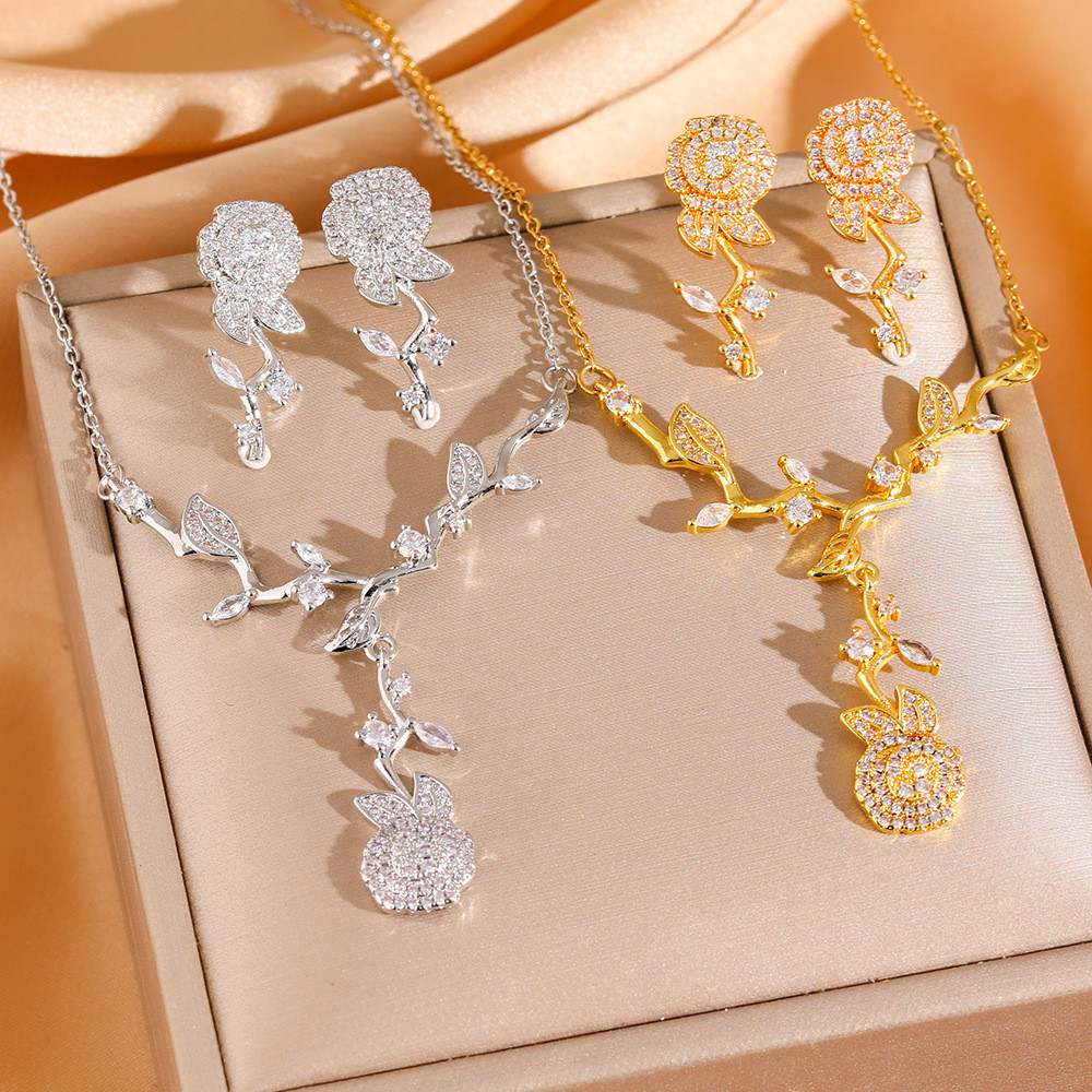 Kalung perempuan baru Taman Monet anting mawar super peri perempuan kecil harum angin kamelia kalung